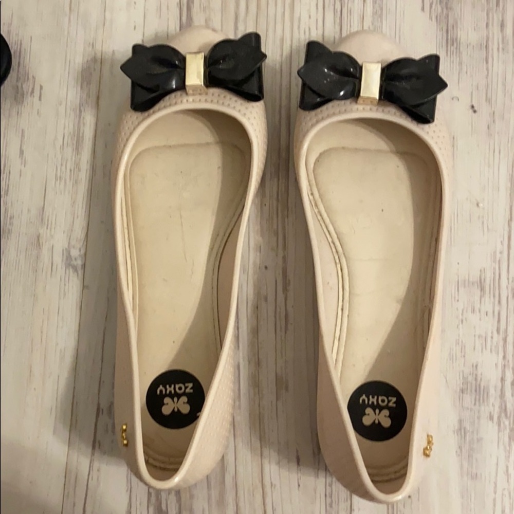 Very comfortable rubber flats.